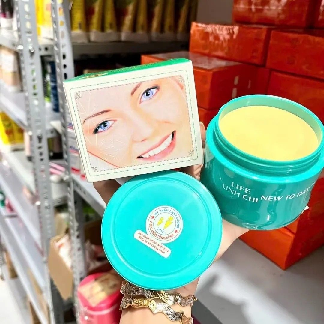 Kem LINH CHI NEW TO DAY ốc sên - đánh giá và giá Alpha Arbutin Serum