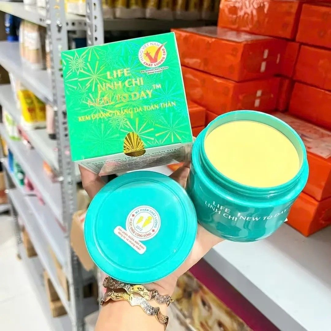 Kem LINH CHI NEW TO DAY ốc sên - đánh giá và giá Alpha Arbutin Serum